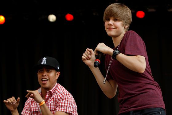 A Complete Guide to Justin Bieber’s Dance Moves