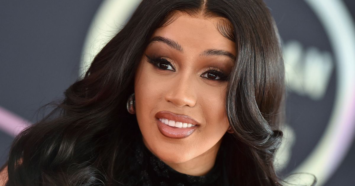 AMAs Cardi B Invited JoJo Siwa Over for Christmas