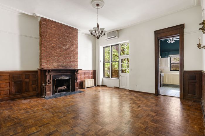 Truly Terrific: A Writing Family’s West Side Townhouse