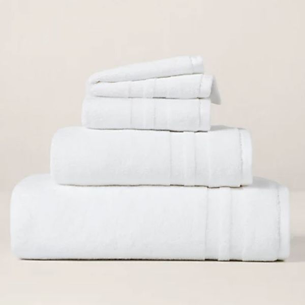 10,000+  Shoppers Just Bought These Large Bath Towels