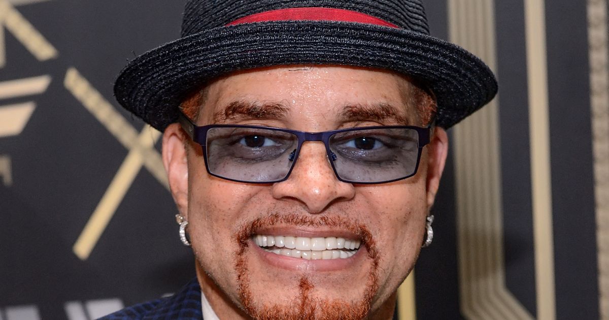 Living In A World Absent Of Meaning Sinbad Says Fine He ll Make That Movie The Internet 