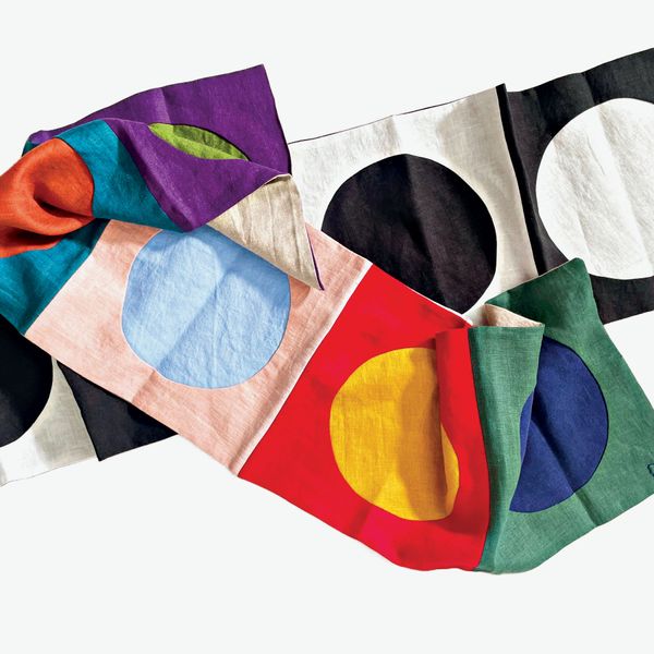 Danica Favorito Circle Linen Table Runner