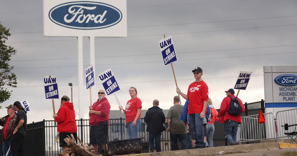The Media Falls for Trump's Labor Lies - Vimarsana News