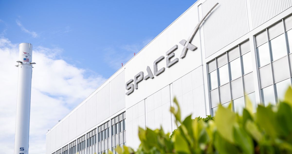 Elon Musk Isn't the Only One Getting Absurdly Rich Off the SpaceX IPO