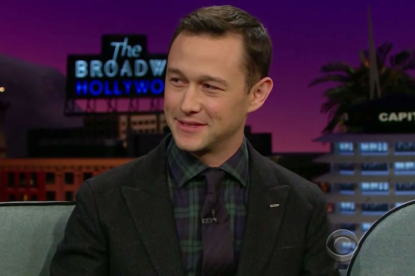 Joseph Gordon-Levitt Is a Drumming Animal, Like From the Muppets, He Drums  Like Animal From the Muppets, image size:1420x946