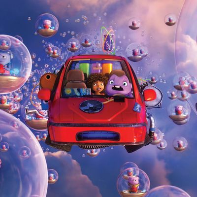 HOME_sq2050_s7.pub_custom_f171_v2.0 The odd couple of friends Tip (Rihanna) and Oh (Jim Parsons) navigate their way through a crowded sky of bubble-driving Boov. Photo credit: DreamWorks Animation.