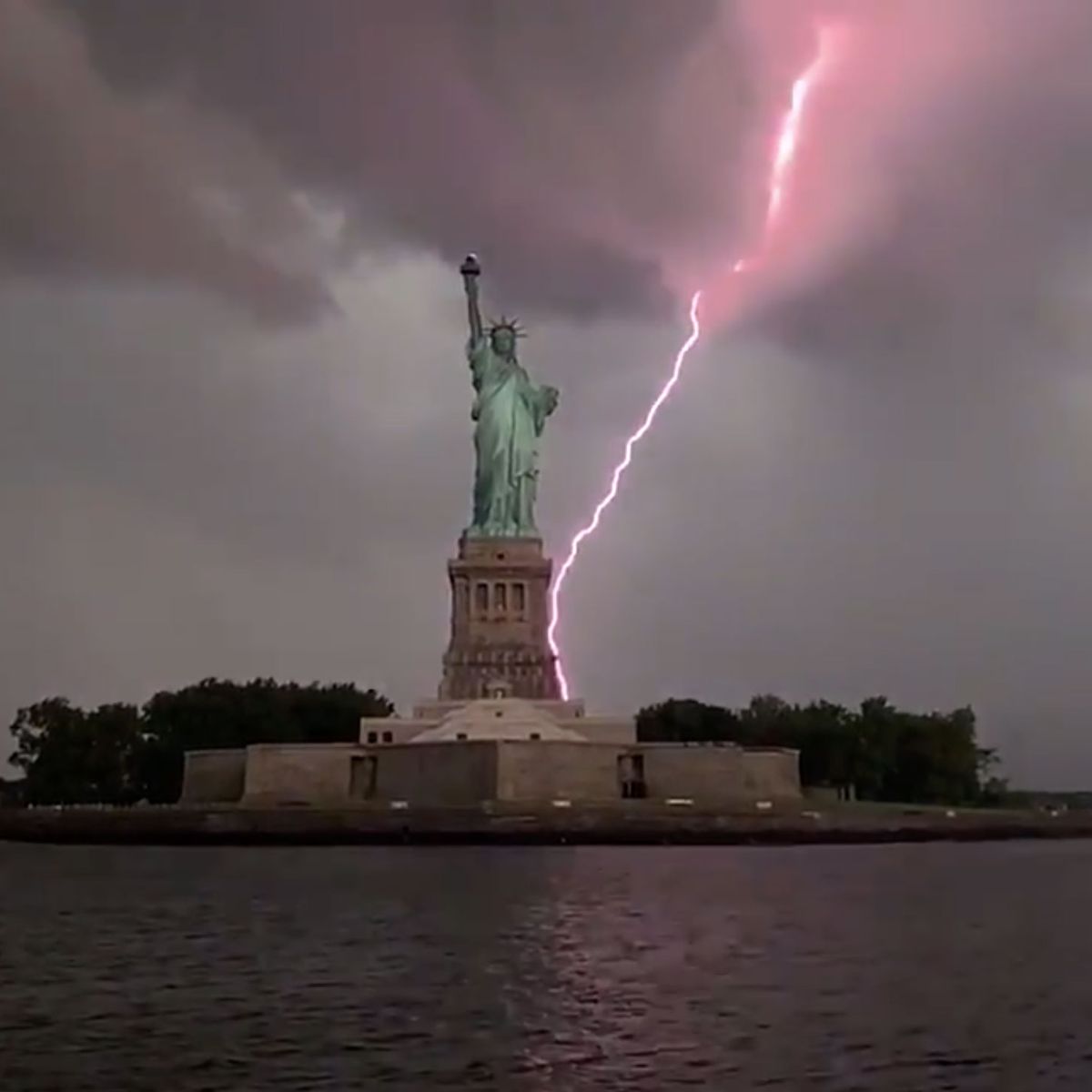 Statue Of Liberty Struck By Massive Bolts Of Lightning