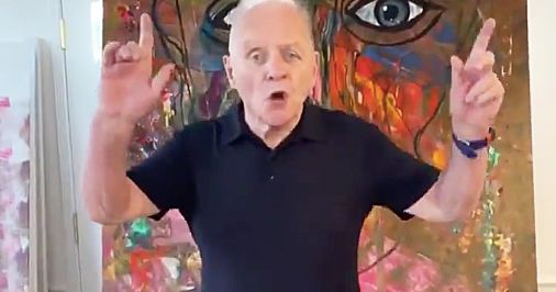 アンソニー・ホプキンスがトーシースライドにヒットし、そのままです