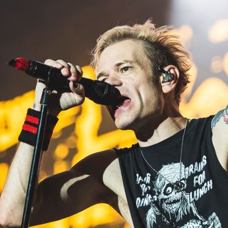 Deryck Whibley - Figure 2