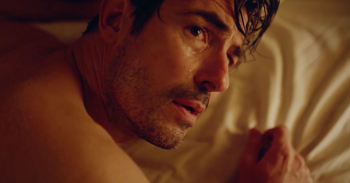 See Moss Over a Condom 'The Square' Clip
