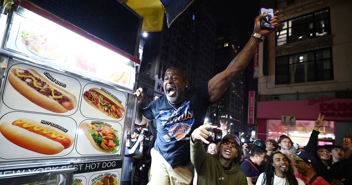 Scenes From the New York Knicks' Game 4 Victory