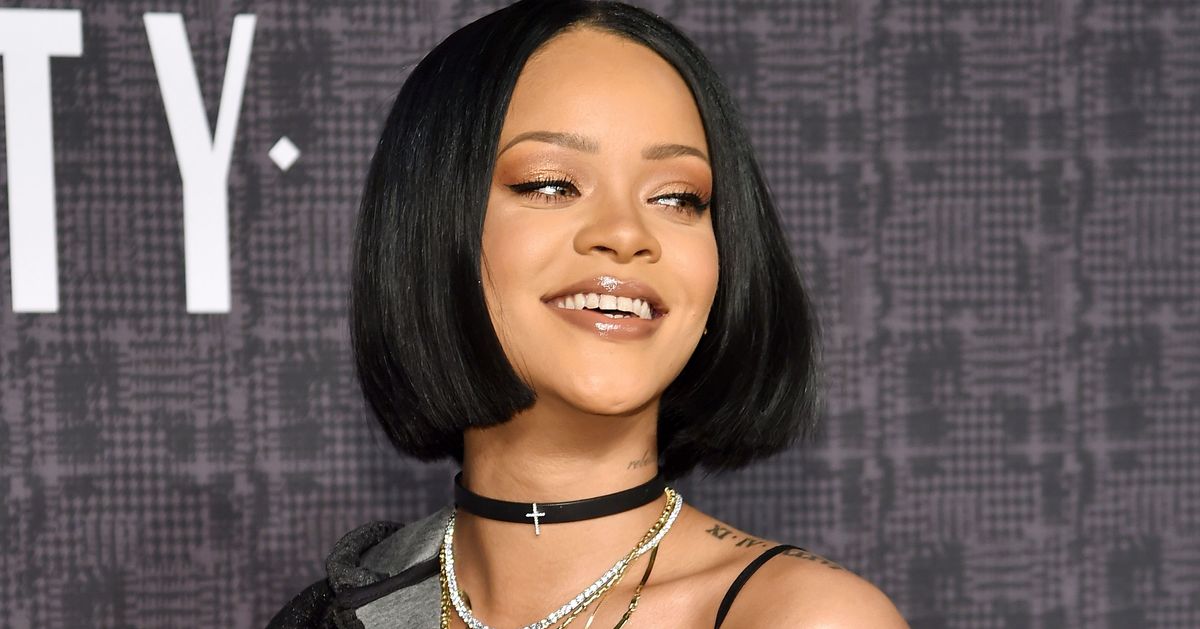 Benevolent Rihanna Sent Her Fans Free Pizza for Waiting in the Rain