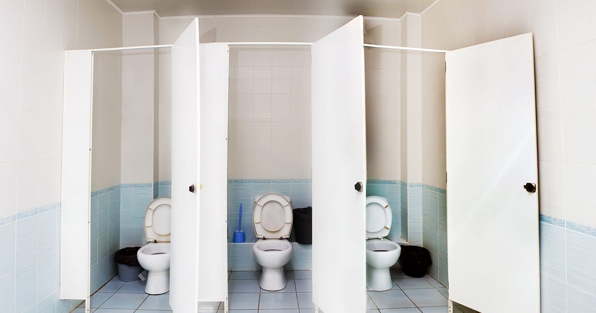 How a Shared Bathroom Helps College Students Make Friends