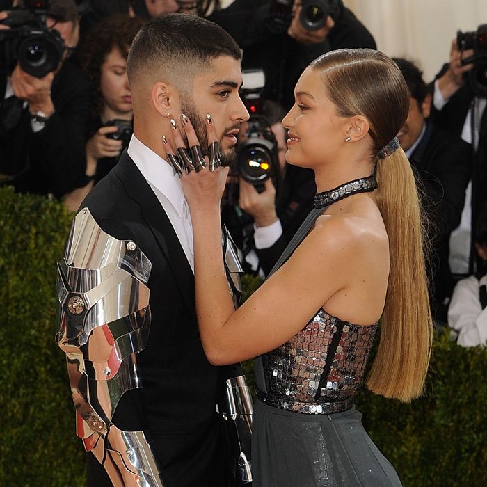 Gigi Hadid And Zayn Malik Caught Kissing On Instagram 