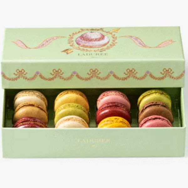 Ladurée “Mon Chou” 12 Macarons Gift Box