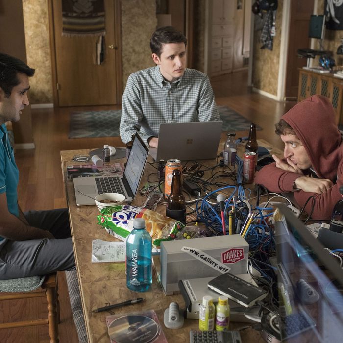 Silicon Valley Recap, Season 4, Episode 6 Customer Service image image