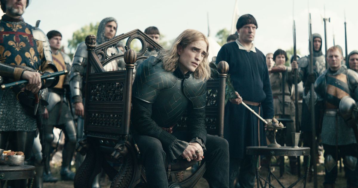 Robert Pattinson S King Performance Is Hilariously Unhinged Robert Pattinson S King Performance Is Hilariously Unhinged