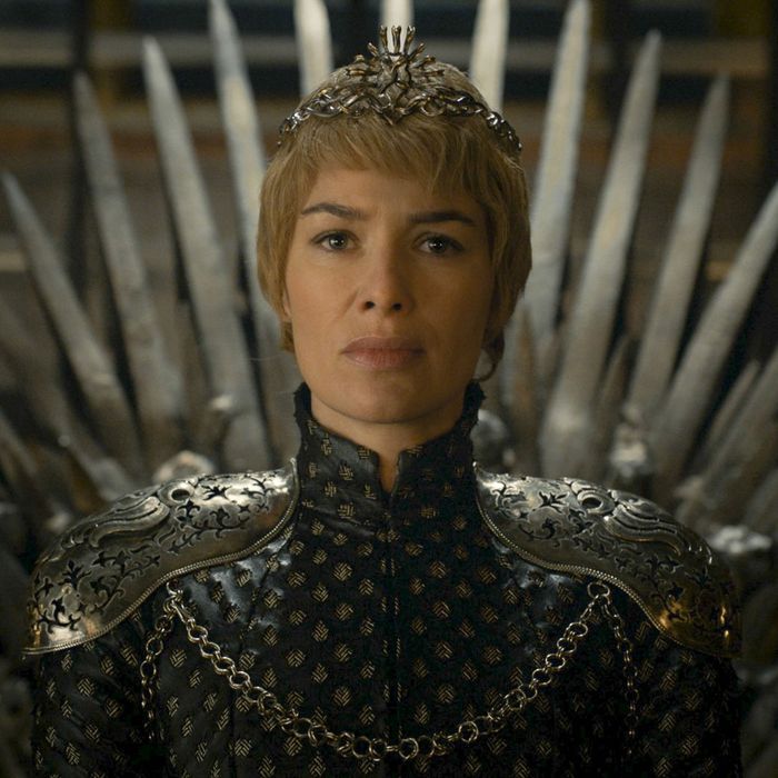 Cersei Lannister S Crown Was Designed To Show How Lonely She Is