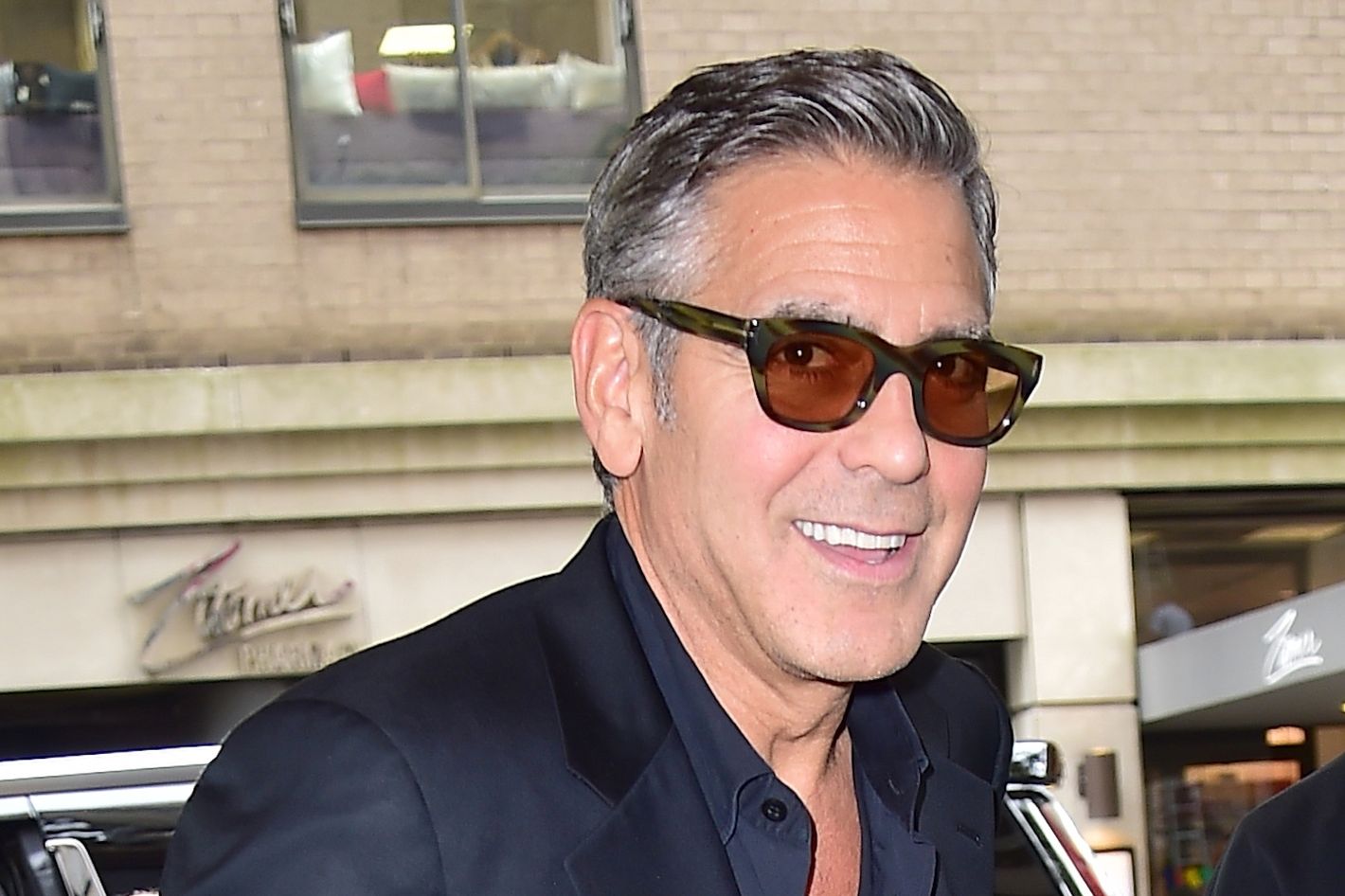 Sunglasses George Clooney in Ticket to Paradise