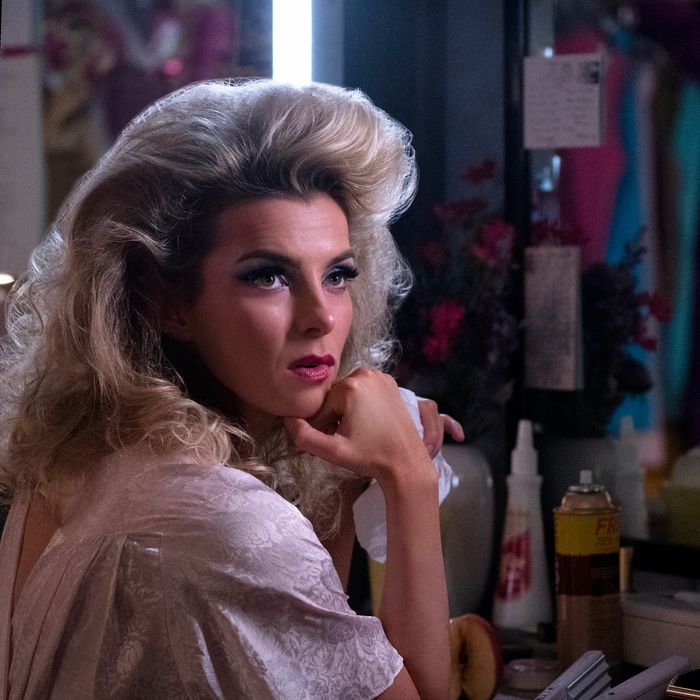 GLOW Season 3 Episode 10 Recap: ‘A Very GLOW Christmas’