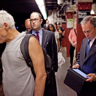 Mayo Michael Bloomberg used his iPad while waiting for the E train back to City Hall from Penn Station