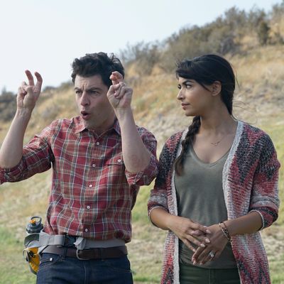 NEW GIRL: L-R: Max Greenfield and Hannah Simone in the 