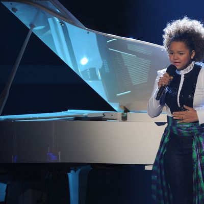 THE X FACTOR: Top 9 Perform: Rachel Crow performs in front of the judges on THE X FACTOR airing on Tuesday, Nov. 22 (8:00-10:00pm PM ET/PT) on FOX. CR: Ray Mickshaw / FOX.