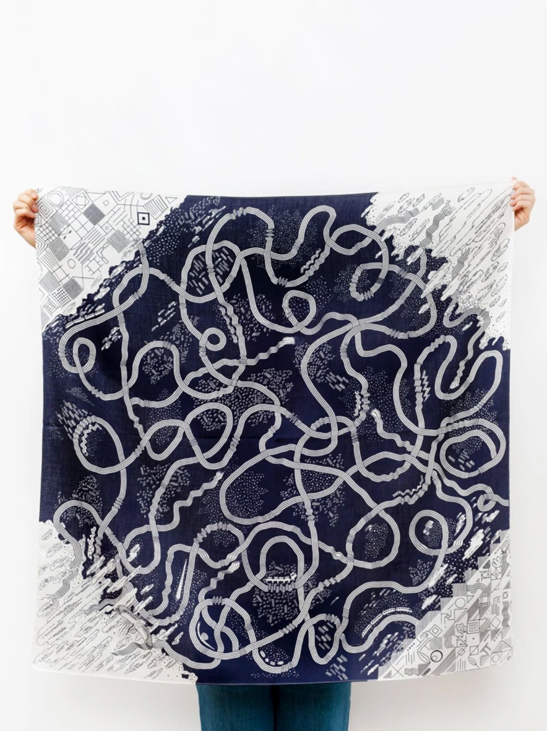 Creative gift wrapping with furoshiki Japanese scarf technique - SARTOR  BOHEMIA