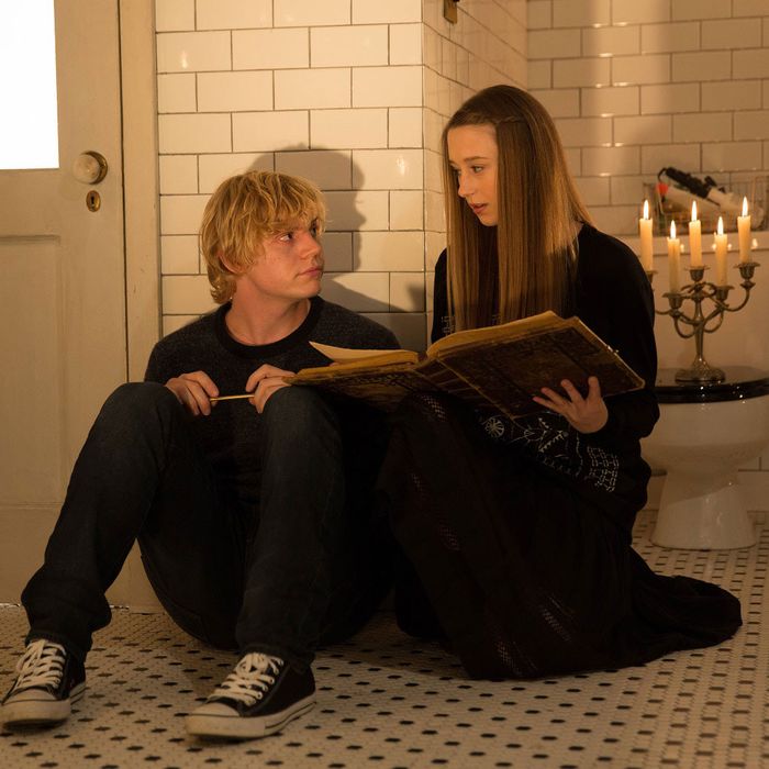AMERICAN HORROR STORY: COVEN Protect the Coven - Episode 311 (Airs Wednesday, January 15, 10:00 PM e/p) --Pictured: (L-R): Evan Peters as Kyle, Taissa Farmiga as Zoe.