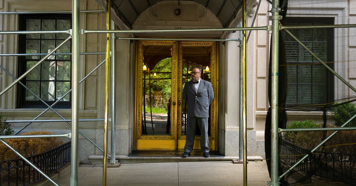 Doorman Buildings Prepare for Potential Strike with Contingency Plans