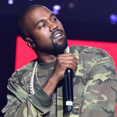 Kanye Reveals He Has Never Read a Book - 91.1 Hot FM