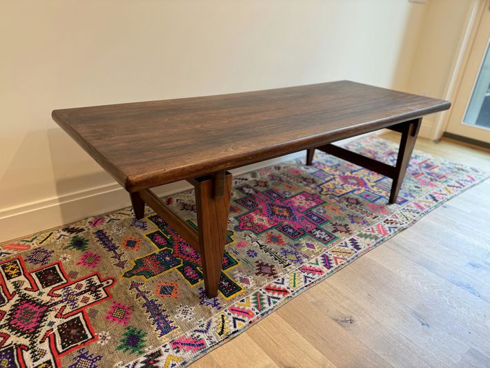 Technology news and reviews image