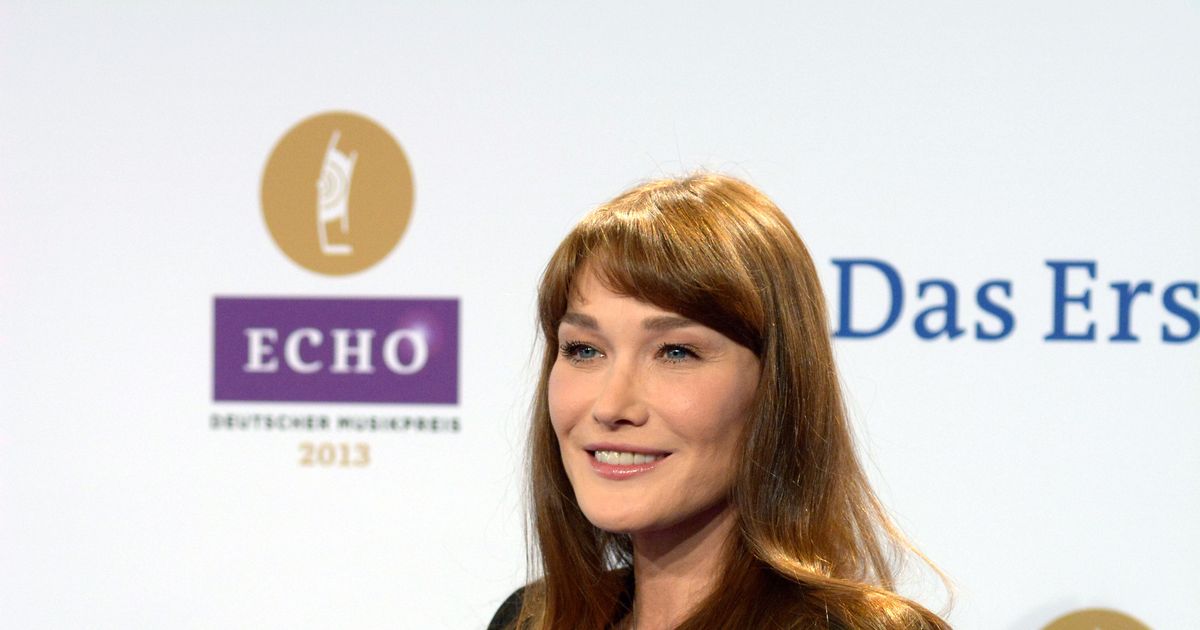 elfbar nachfüll pod läuft aus Carla Bruni , 54 ans, se dévoile dans une robe sirène sur Instagram main image 0