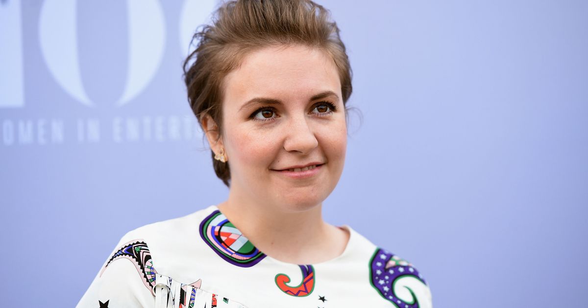 莉娜·鄧納姆（Lena Dunham）住院，將因破裂的卵巢囊腫而接受手術