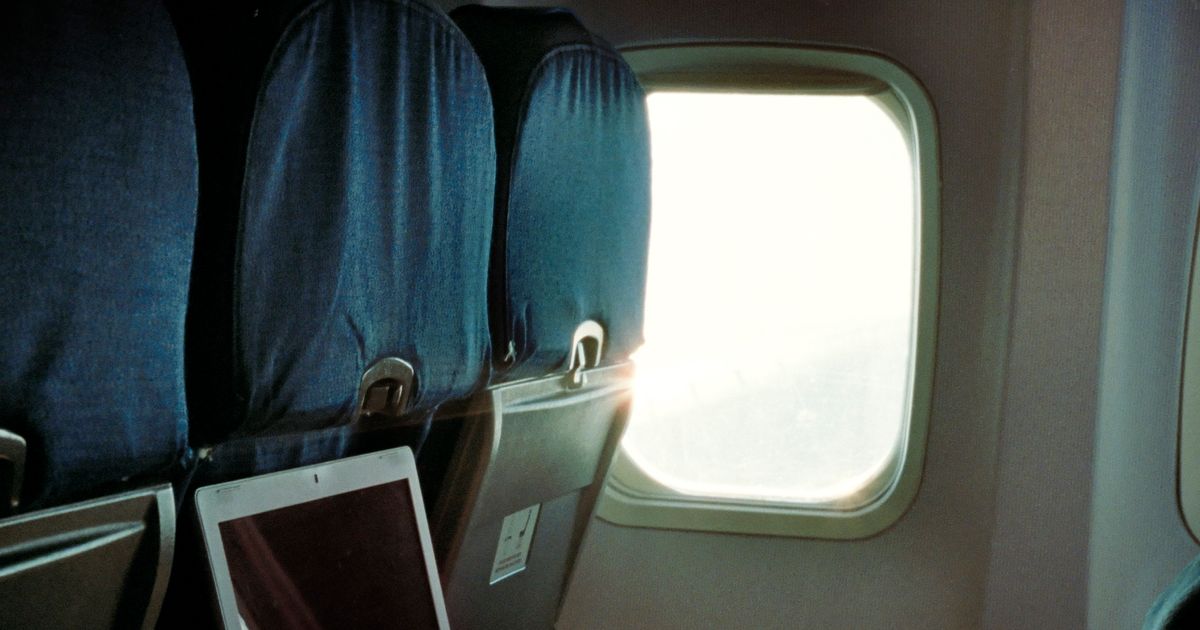 Should you recline on an airplane? The perennial seat debate, explained. -  Vox