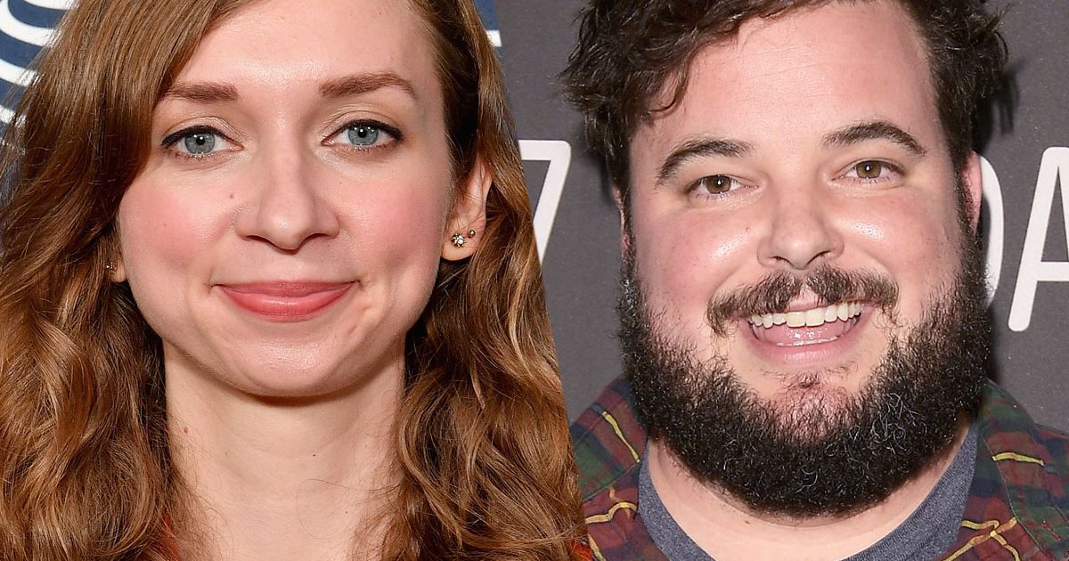 內部與勞倫·拉普庫斯（Lauren Lapkus）和喬恩·加布魯斯（Jon Gabrus