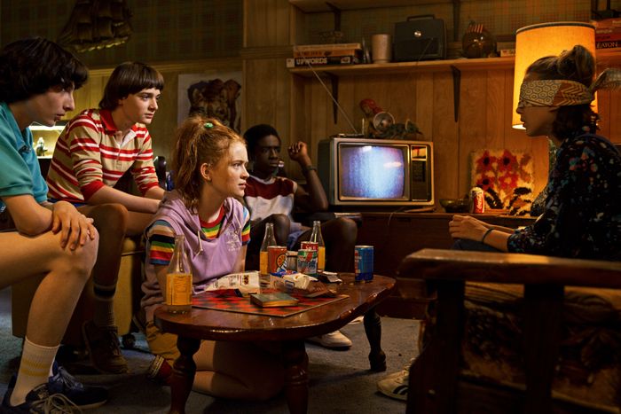 Finn Wolfhard, Noah Schnapp, Sadie Sink, Caleb McLaughlin, and Millie Bobby Brown in Stranger Things 3.