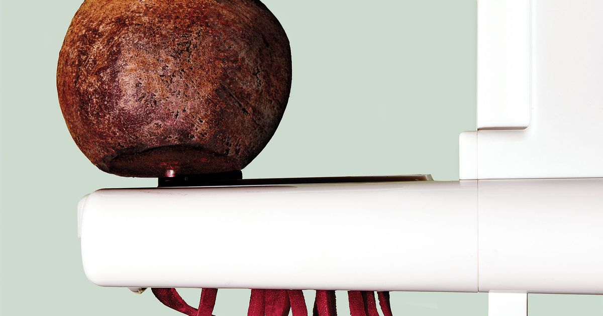 A Tabletop Vegetable Spiralizer for Perfect Al Dente Zoodles