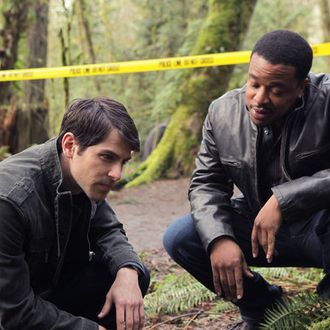 GRIMM -- Pilot -- Pictured: (l-r)David Giuntoli as Nick Burckhardt, Russell Hornsby as Hank Green -- Photo by: Scott Green/NBC