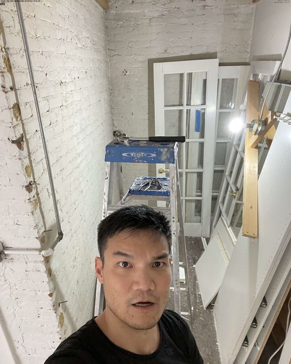 Han Lo, in the apartment.