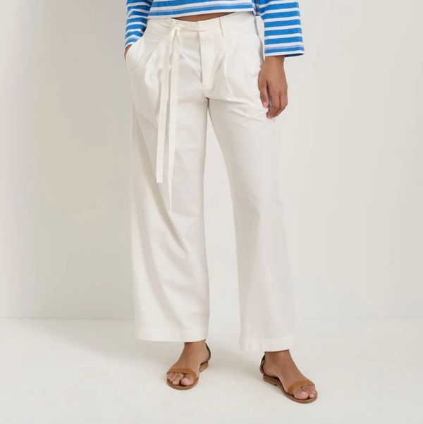 Alex Mill Ina Pleated Pant in Lightweight Twill