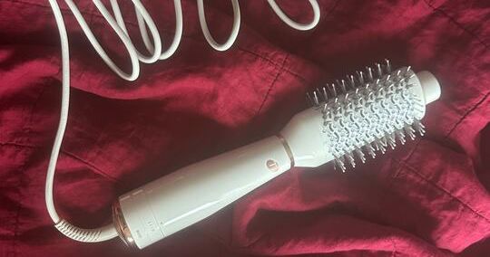 Round Brush Blower Brush Reviews The Best Blow-dryer Brushes 2025