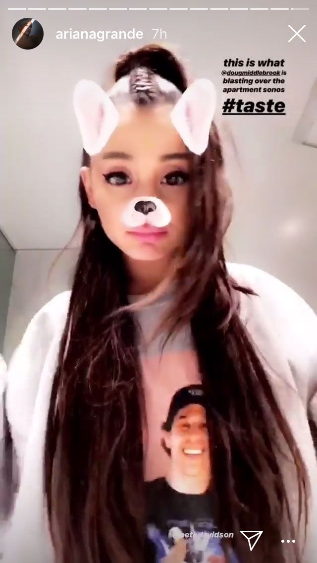 Ariana grande outlet jumper