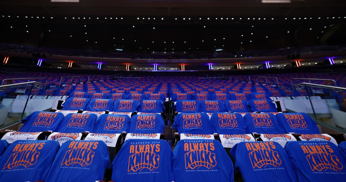 Knicks Die-hards Wrestle With Attending Finals or Cashing In