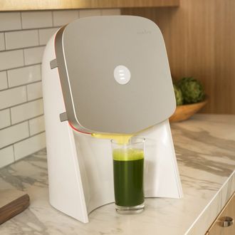 Juicero s 400 Wi Fi Juicer Works No Better Than Your Hands