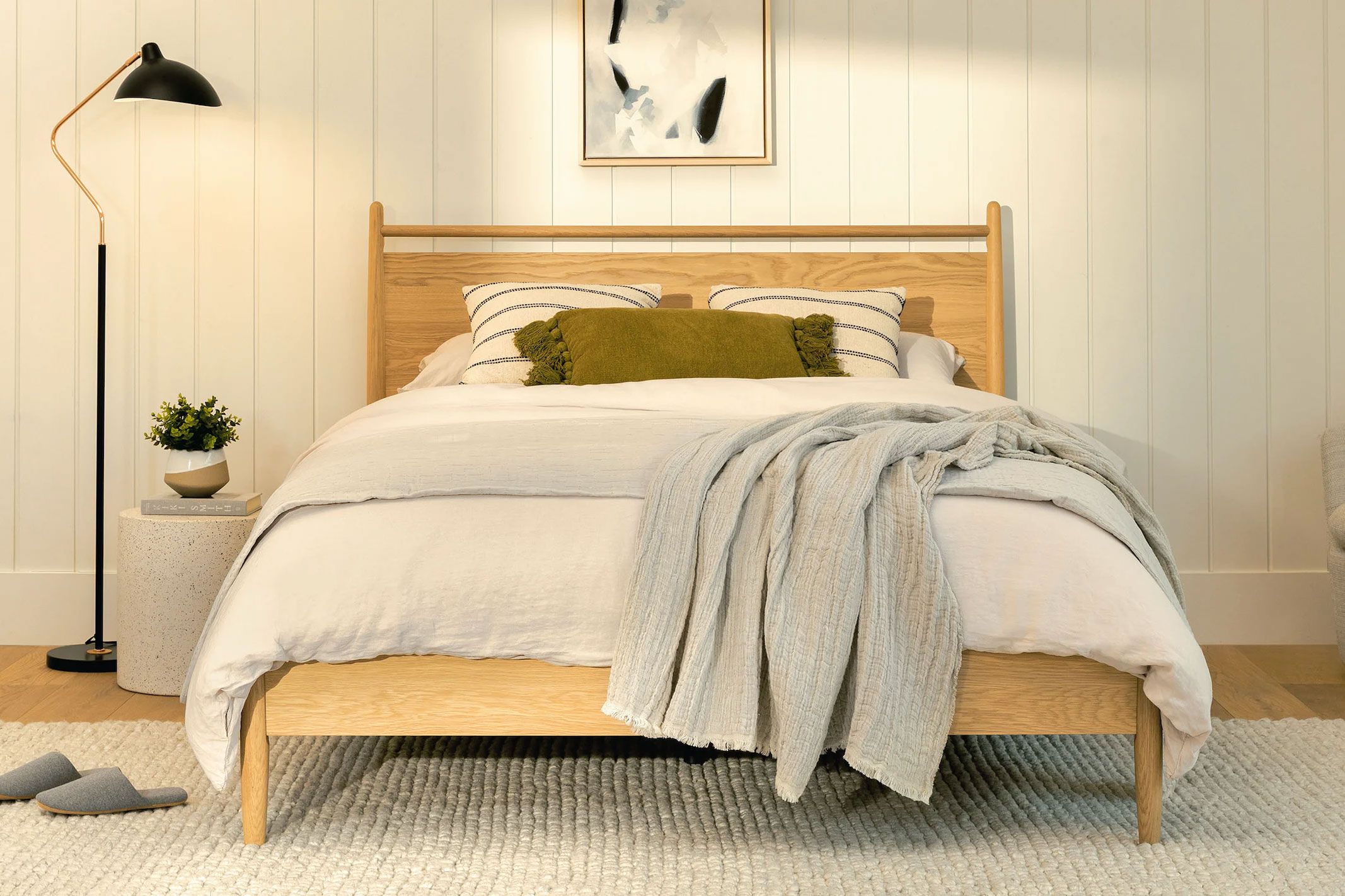Stylish Oak Floating Beds: The Ultimate Bedroom Upgrade