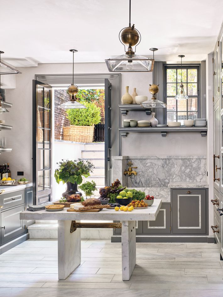 A Half-Subterranean Kitchen That Leaves Nobody Feeling Low