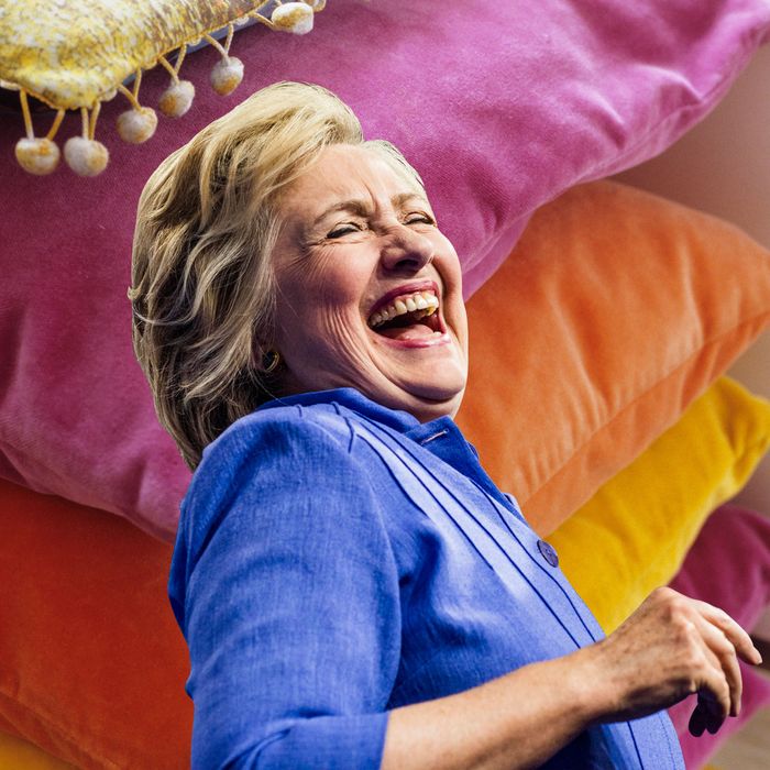 Pillow plotter Hillary Clinton
