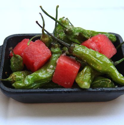 青椒和腌西瓜。