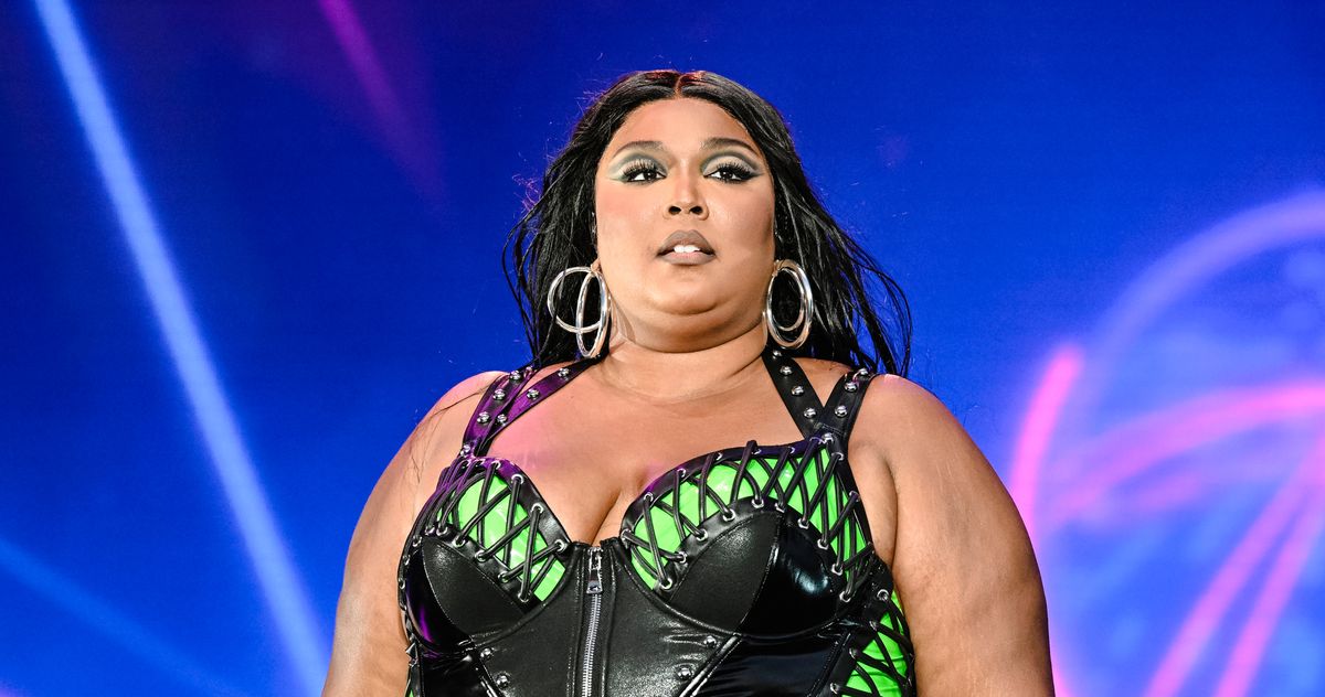 Lizzo says she's close to 'giving up' and 'quitting' music over  body-shaming tweets: 'F--- y'all